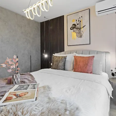 Penthouse Romana