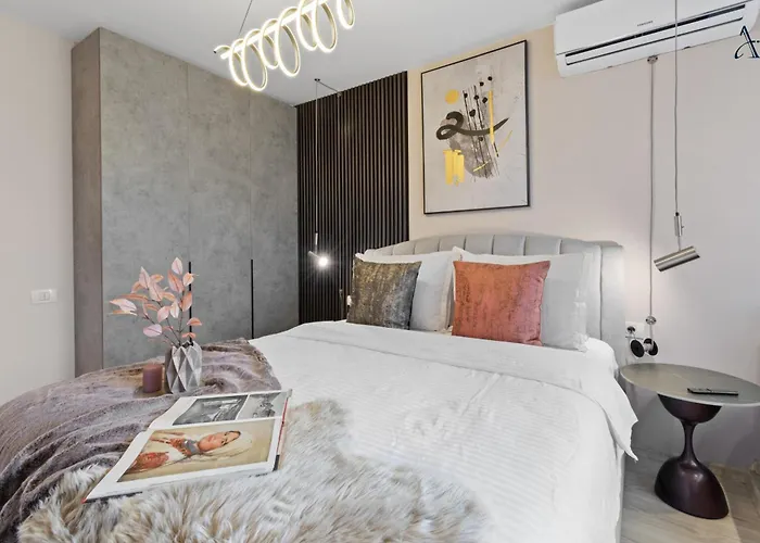 Penthouse Romana